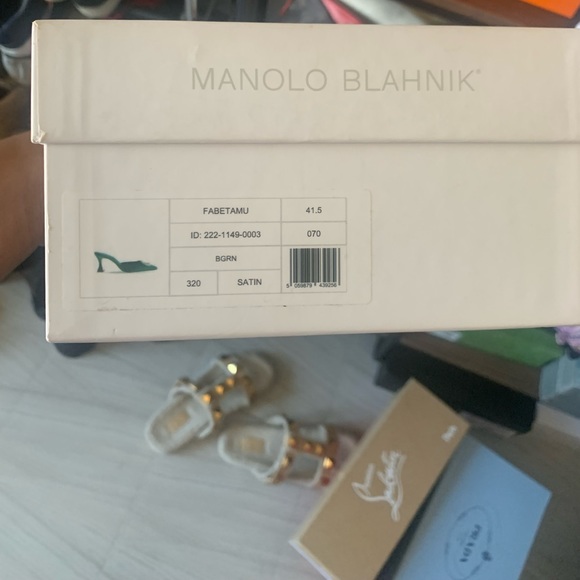 MANOLO BLAHNIK
Satin Fabetamu 70 Mule in Green worn once - Picture 4 of 7